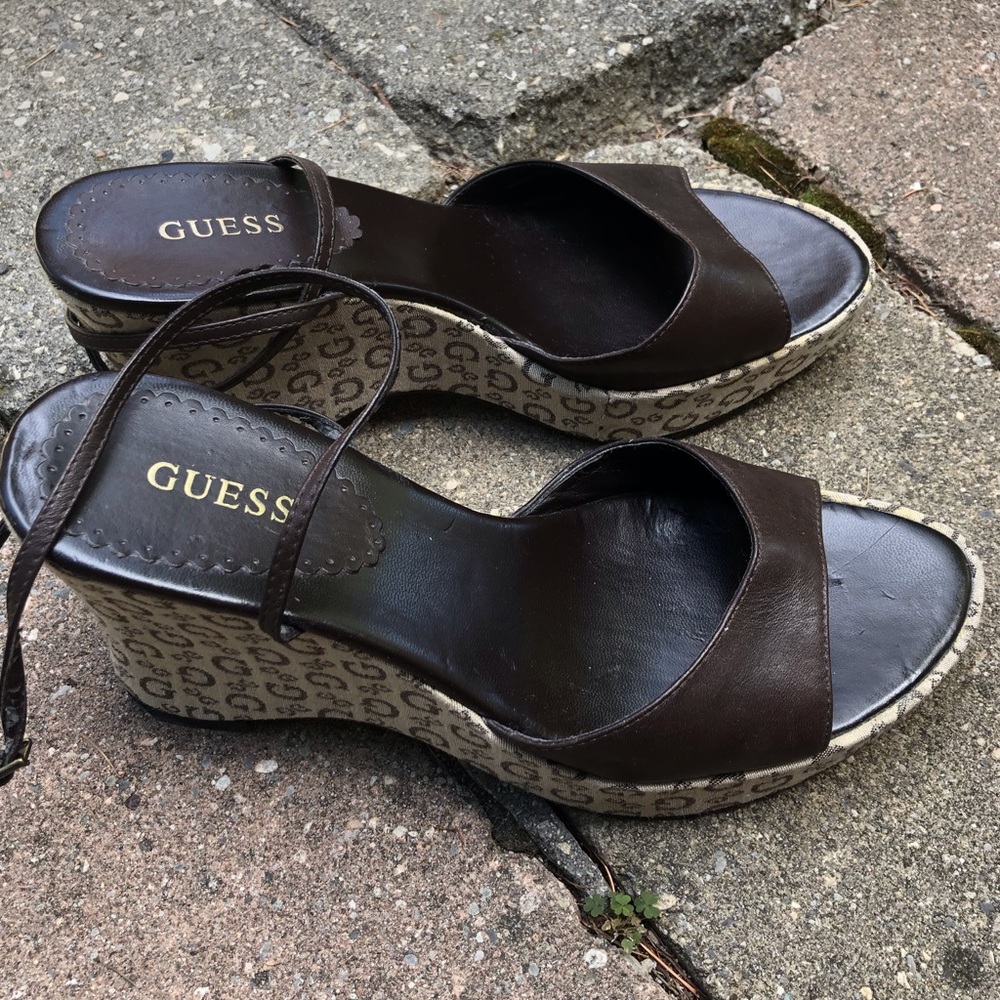 SALE! ⭐️ GUESS brown leather platform wedges 💋